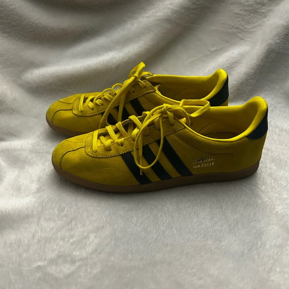 NWOT Adidas Gazelle Men’s Size 8 Suede Yellow Shoes - Picture 2 of 8